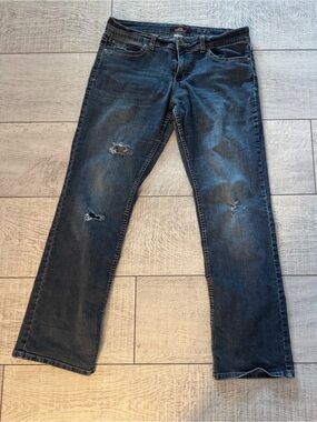 Dark Wash Distressed Women’s bootcut Jeans EUC